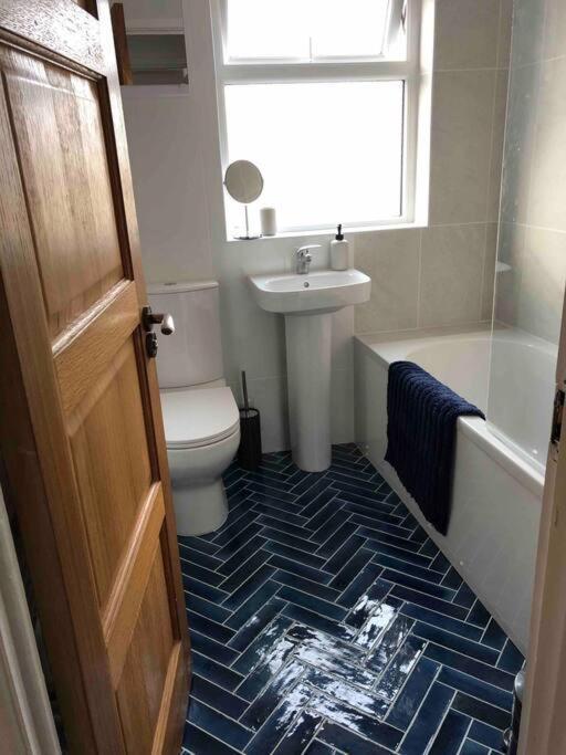 Apartament Revamped Holywood Town Centre House Zewnętrze zdjęcie